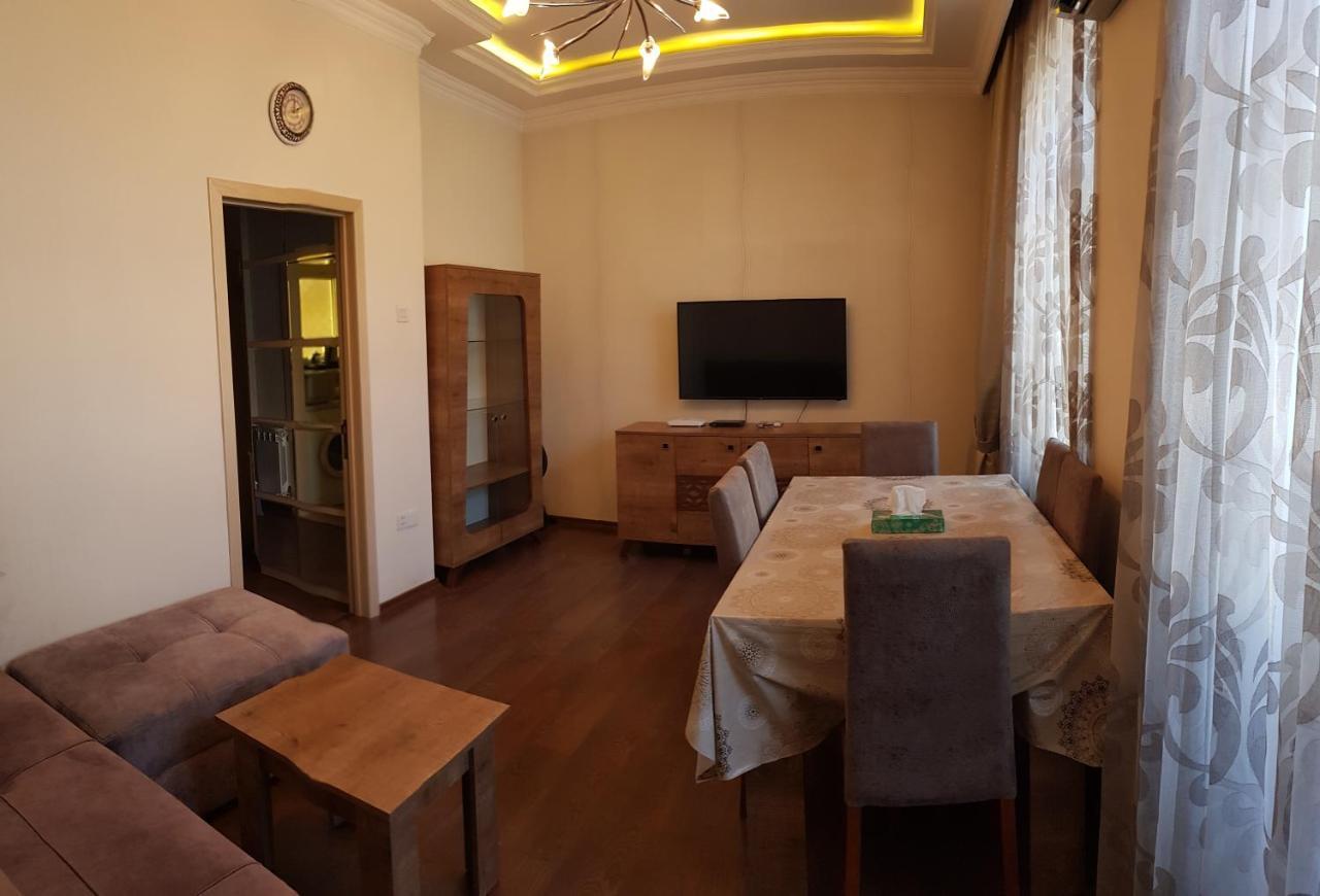 Central Baku Luxury Apartment On Nizami Street Esterno foto